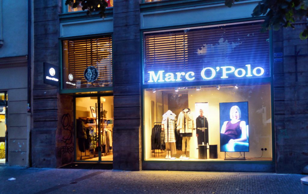 🇨🇿 Prague, Marc O’Polo store, Anuova and Spiralix radiators