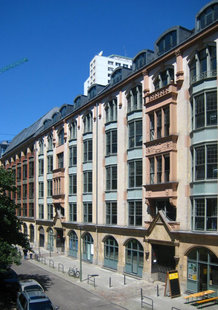 🇩🇪 Berlin, Rosenstrasse, terrace business houses, Spiralix radiators