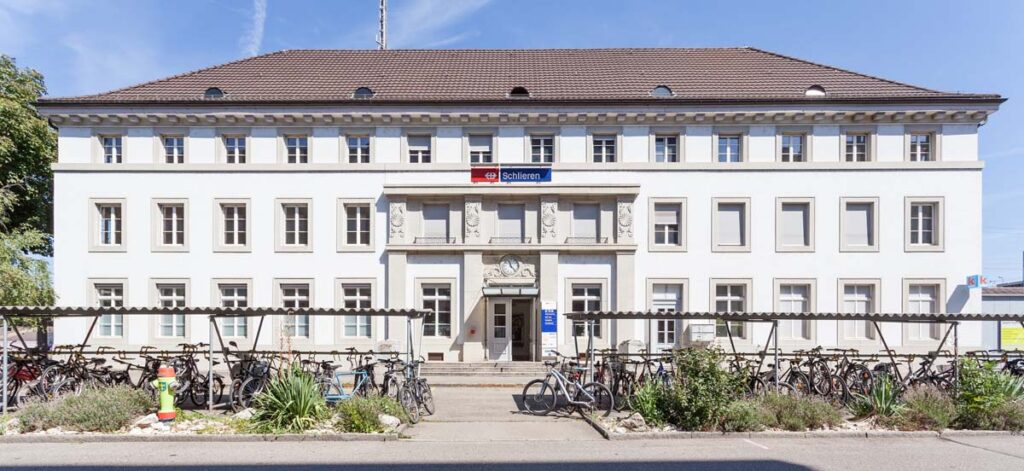🇨🇭SBB Schlieren, Güterstrasse 2, Biaxo cast iron radiators
